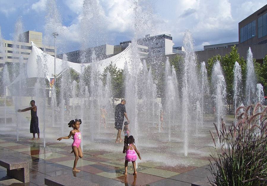 The fountain at Crown Center Square